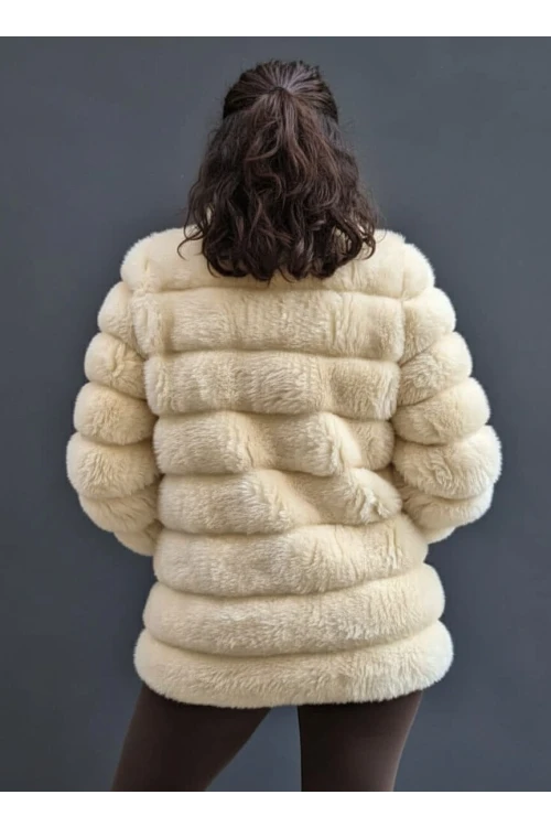 Kadın Açık Krem Şık Peluş Suni Kürk Ceket HZL23W-DSB110061