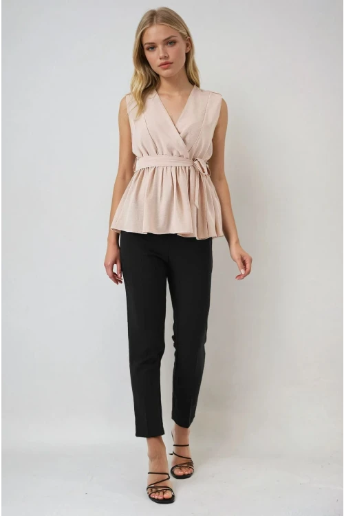 Kadın Bej Kruvaze Yaka Beli Lastikli Kuşaklı Bluz HZL25S-BD19661