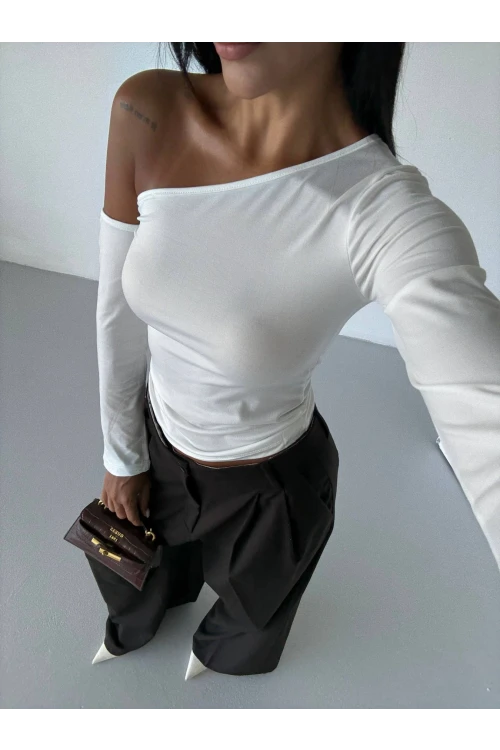 Kadın Beyaz Asimetrik Yaka Drapeli Sandy Bluz HZL25S-FRY123361