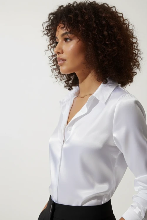 Kadın Beyaz Hafif Dökümlü Saten Yüzeyli Gömlek HZL22W-BD139641