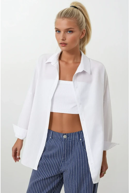 Kadın Beyaz Oversize Uzun Basic Gömlek HZL22W-BD139001