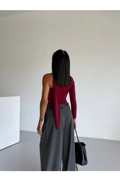 Kadın Bordo Fularlı Sandy Kumaş Asimetrik Kesim Bluz HZL25S-FRY123371