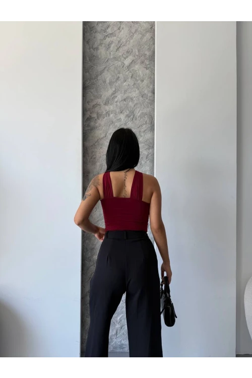 Kadın Bordo Halter Yaka Metal Detaylı Şık Crop Bluz HZL25S-FRY123251