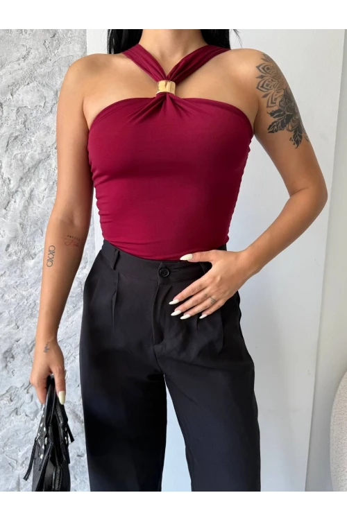 Kadın Bordo Halter Yaka Metal Detaylı Şık Crop Bluz HZL25S-FRY123251