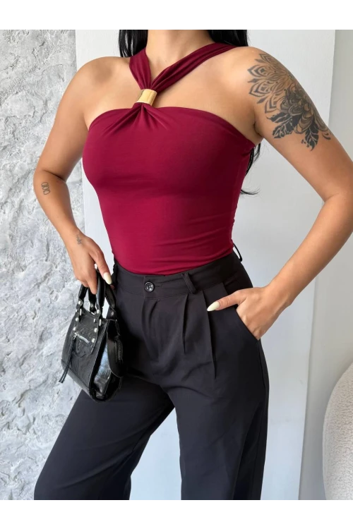 Kadın Bordo Halter Yaka Metal Detaylı Şık Crop Bluz HZL25S-FRY123251