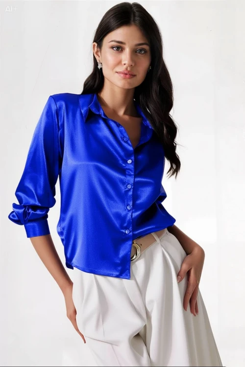 Kadın Canlı Mavi Hafif Dökümlü Saten Yüzeyli Gömlek HZL22W-BD139641