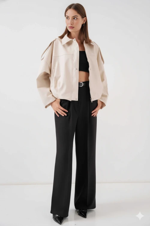 Kadın Ekru Oversize Fermuarlı ve Düğmeli Yandan Cepli Suni Deri Ceket HZL25W-BD110551