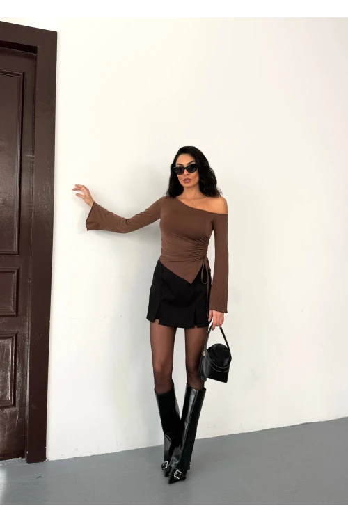 Kadın Kahve Asimetrik Kesim İspanyol Kol Beli Büzgülü Sandy Bluz HZL25W-FRY123591