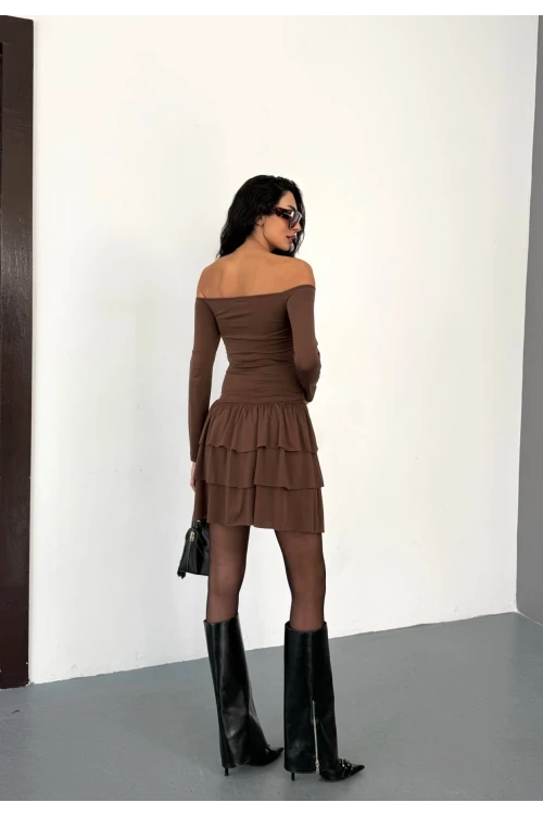 Kadın Kahverengi Straplez Yaka Kat Kat Etek Detaylı Mini Elbise HZL25W-FRY123581