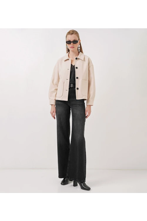 Kadın Krem Düğmeli Cepli Kısa Kaşe Ceket HZL25W-BD107131