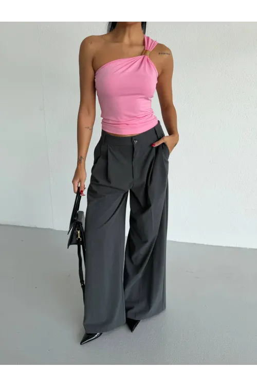 Kadın Pembe Tek Omuz Gold Metal Detaylı Sandy Bluz HZL26S-FRY123821