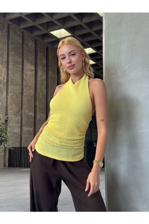 Kadın Sarı Boyundan Bağlamalı Gofre Kumaş Bluz HZL25S-ZK13631