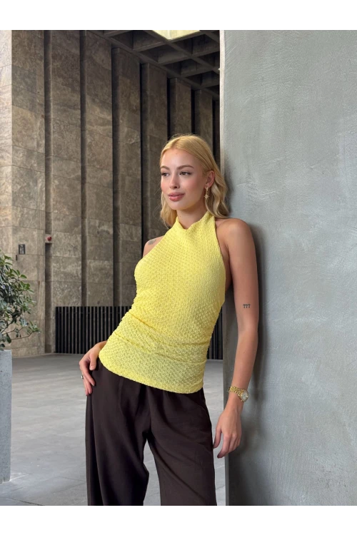 Kadın Sarı Boyundan Bağlamalı Gofre Kumaş Bluz HZL25S-ZK13631