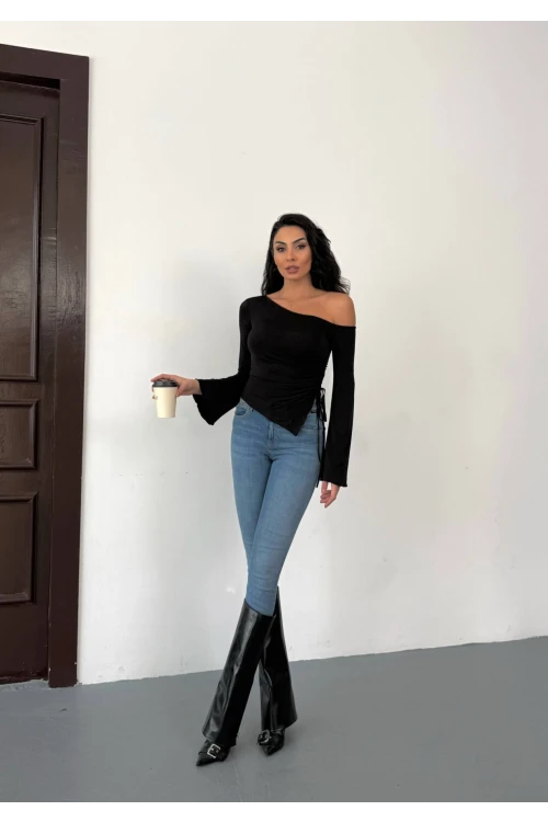Kadın Siyah Asimetrik Kesim İspanyol Kol Beli Büzgülü Sandy Bluz HZL25W-FRY123591