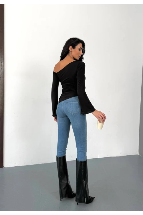 Kadın Siyah Asimetrik Kesim İspanyol Kol Beli Büzgülü Sandy Bluz HZL25W-FRY123591