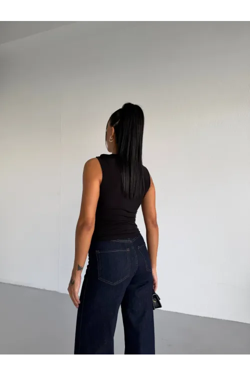 Kadın Siyah Bisiklet Yaka Gold Tokalı Omuz Detaylı Bluz HZL26W-FRY123761