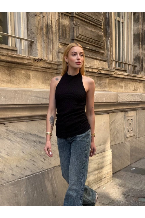 Kadın Siyah Boyundan Bağlamalı Gofre Kumaş Bluz HZL25S-ZK13631