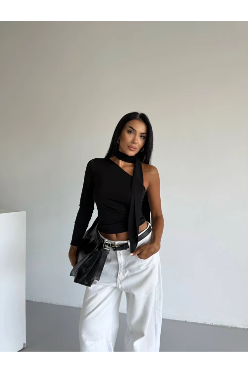 Kadın Siyah Fularlı Sandy Kumaş Asimetrik Kesim Bluz HZL25S-FRY123371