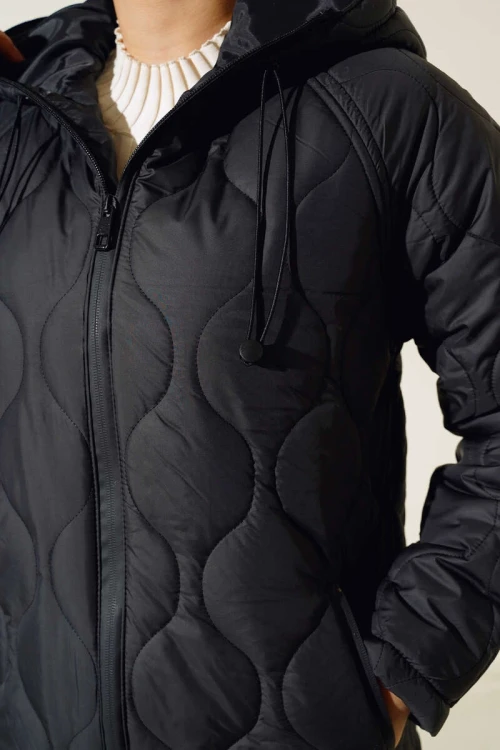 Kadın Siyah Kapüşonlu Kapitone Uzun Şişme Tesettür Mont HZL25W-BD151771