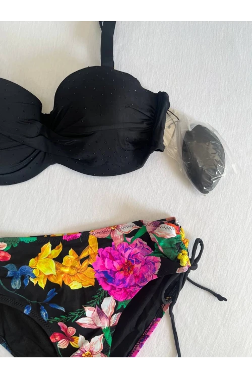 Kadın Siyah Taş İşlemeli Çiçek Desenli Bikini Takım HZL25S-LC3368