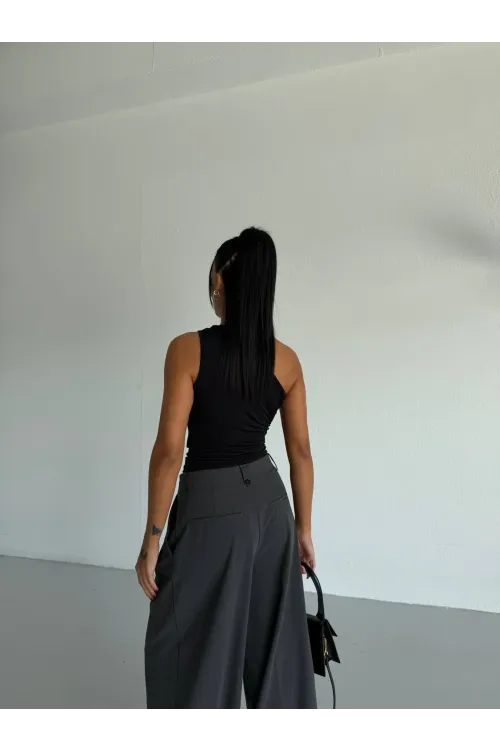 Kadın Siyah Tek Omuz Gold Metal Detaylı Sandy Bluz HZL26S-FRY123821