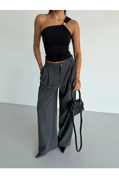 Kadın Siyah Tek Omuz Gold Metal Detaylı Sandy Bluz HZL26S-FRY123821