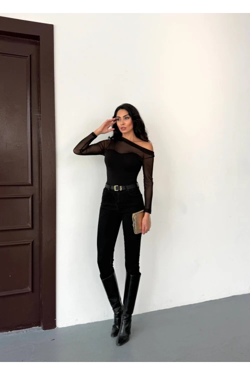 Kadın Siyah Tül Garnili Uzun Kol Şık Rahat Bluz HZL25W-FRY123541