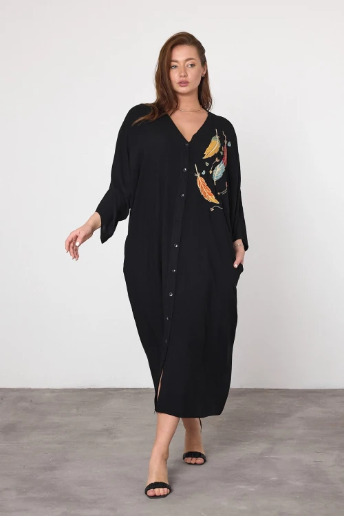 Kadın Siyah V Yaka Nakış Detaylı Büyük Beden Gömlek Elbise HZL25S-VM10421