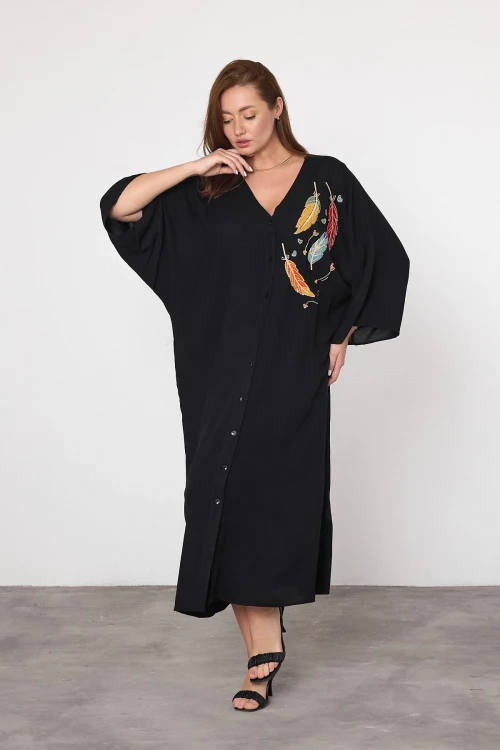 Kadın Siyah V Yaka Nakış Detaylı Büyük Beden Gömlek Elbise HZL25S-VM10421