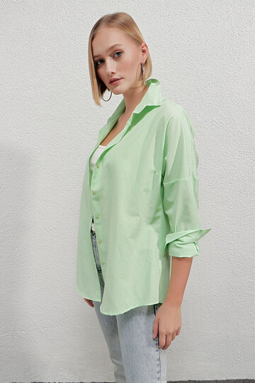 Kadın Açık Yeşil Oversize Uzun Basic Gömlek HZL22W-BD139001