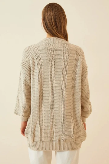 Kadın Bej Saç Örgü Desen Uzun Düğmeli Rahat Kesim Triko Hırka HZL23W-BD1100691