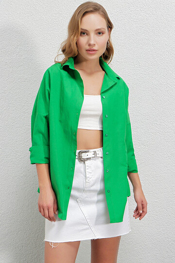 Kadın Koyu Yeşil Oversize Uzun Basic Gömlek  HZL22W-BD139001
