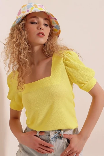 Kadın Sarı Kare Yaka Örme Bluz HZL22W-BD104091