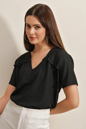 Kadın Siyah Oversize Fırfırlı V Yaka Örme Bluz HZL23S-BD104581