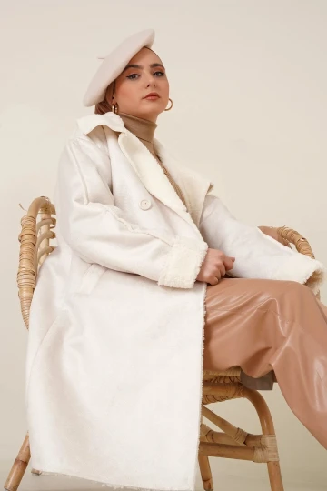 Kadın Tesettür Beyaz Yakası Ve İçi Suni Kürklü Düğmeli Suni Deri Kaban HZL24W-BD191021