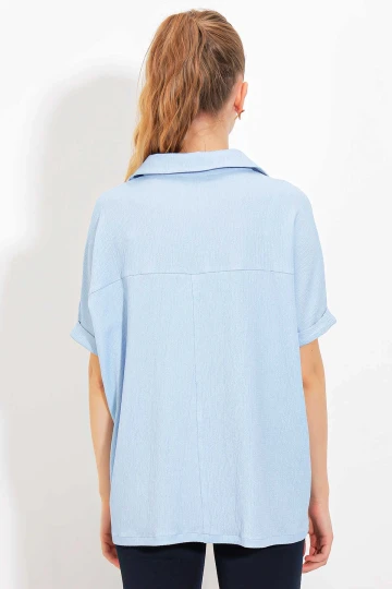 Kadın  Açık Mavi Polo Yaka Geniş Kesim Örme Bluz HZL24S-BD104861
