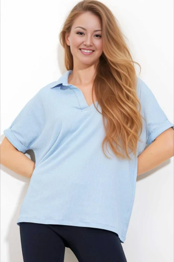 Kadın  Açık Mavi Polo Yaka Geniş Kesim Örme Bluz HZL24S-BD104861