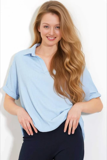 Kadın  Açık Mavi Polo Yaka Geniş Kesim Örme Bluz HZL24S-BD104861