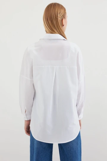 Kadın Beyaz Oversize Uzun Basic Gömlek HZL22W-BD139001