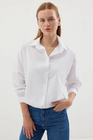 Kadın Beyaz Oversize Uzun Basic Gömlek HZL22W-BD139001