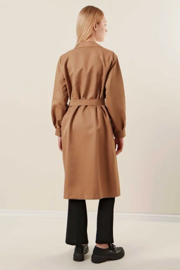 Kadın Camel Kruvaze Yaka Kemerli Astarsız Mevsimlik Rahat Trençkot  HZL22S-BD158531