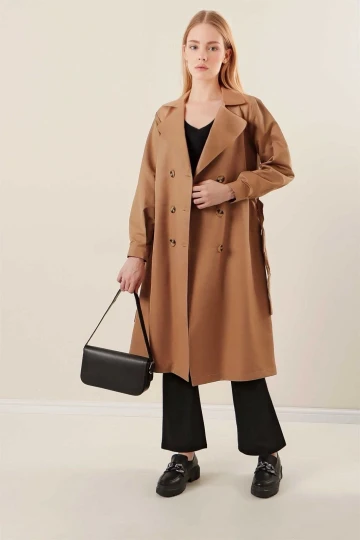 Kadın Camel Kruvaze Yaka Kemerli Astarsız Mevsimlik Rahat Trençkot  HZL22S-BD158531