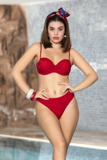 Kadın Kırmızı Taş Detaylı İnce Askılı Kaplı Üçgen Bikini Takımı HZL24S-AR1665-03