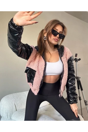 Kadın Pembe Siyah Rugan İçi Astarlı Beli Lastikli Kapüşonlu Crop Peluş Mont HZL24W-BRC144441