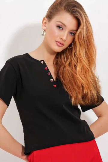 Kadın Siyah Cep Detaylı Düğmeli Kısa Kol T-shirt HZL24S-BD19031