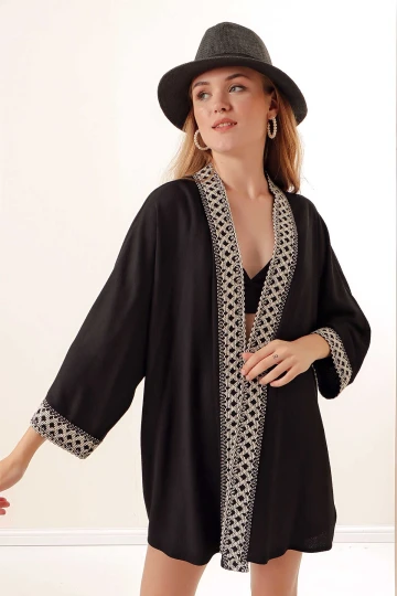 Kadın Siyah Nakış Detaylı  Kısa Kimono HZL24S-BD158661