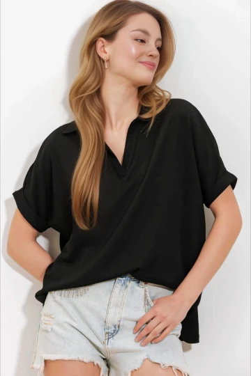 Kadın Siyah Polo Yaka Geniş Kesim Örme Bluz HZL24S-BD104861