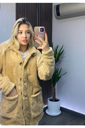 Kadın Koyu Bej Çift Cepli Önü Düğmeli Astarsız Oversize Peluş Ceket HZL25W-DSB110991