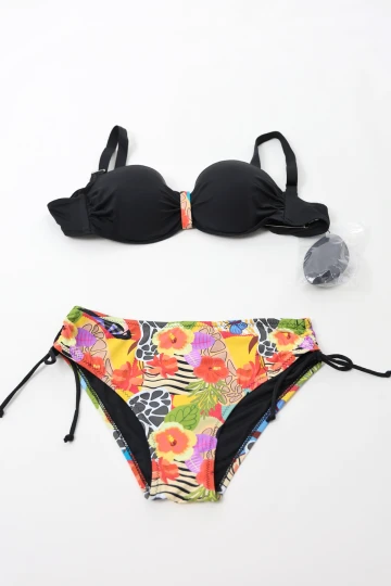Kadın Siyah Çok Renkli Desenli Astarlı Üçgen Bikini Takım HZL24S-LC3336
