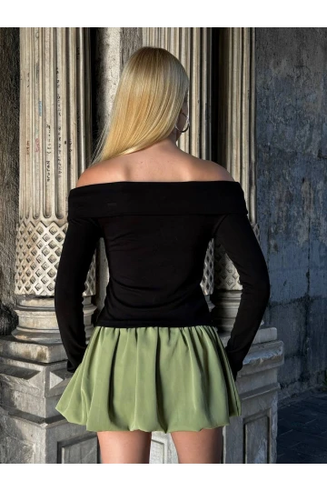 Kadın Siyah Madonna Yaka  Düğme Detaylı Crop Bluz HZL25W-ZK11491